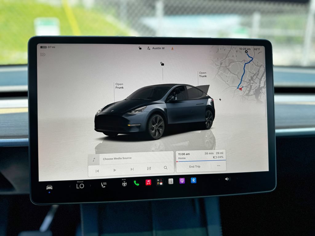 Used 2024 Tesla Model Y Long Range RWD image 47