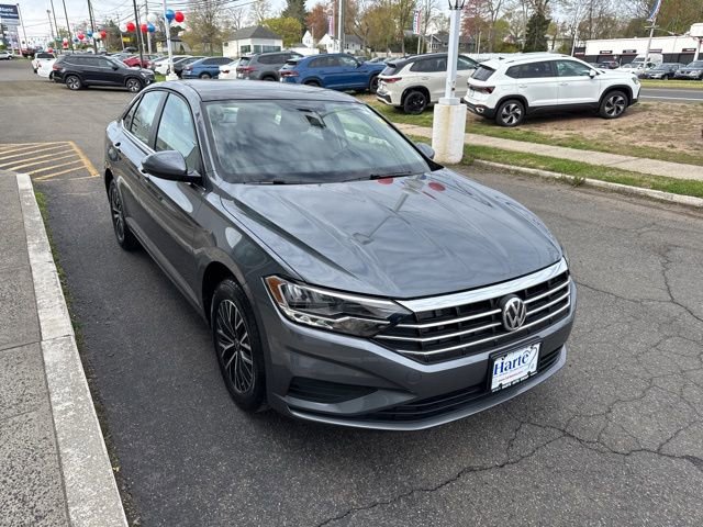 Used 2020 Volkswagen Jetta SE w/ SE Cold Weather Package FWD image 2