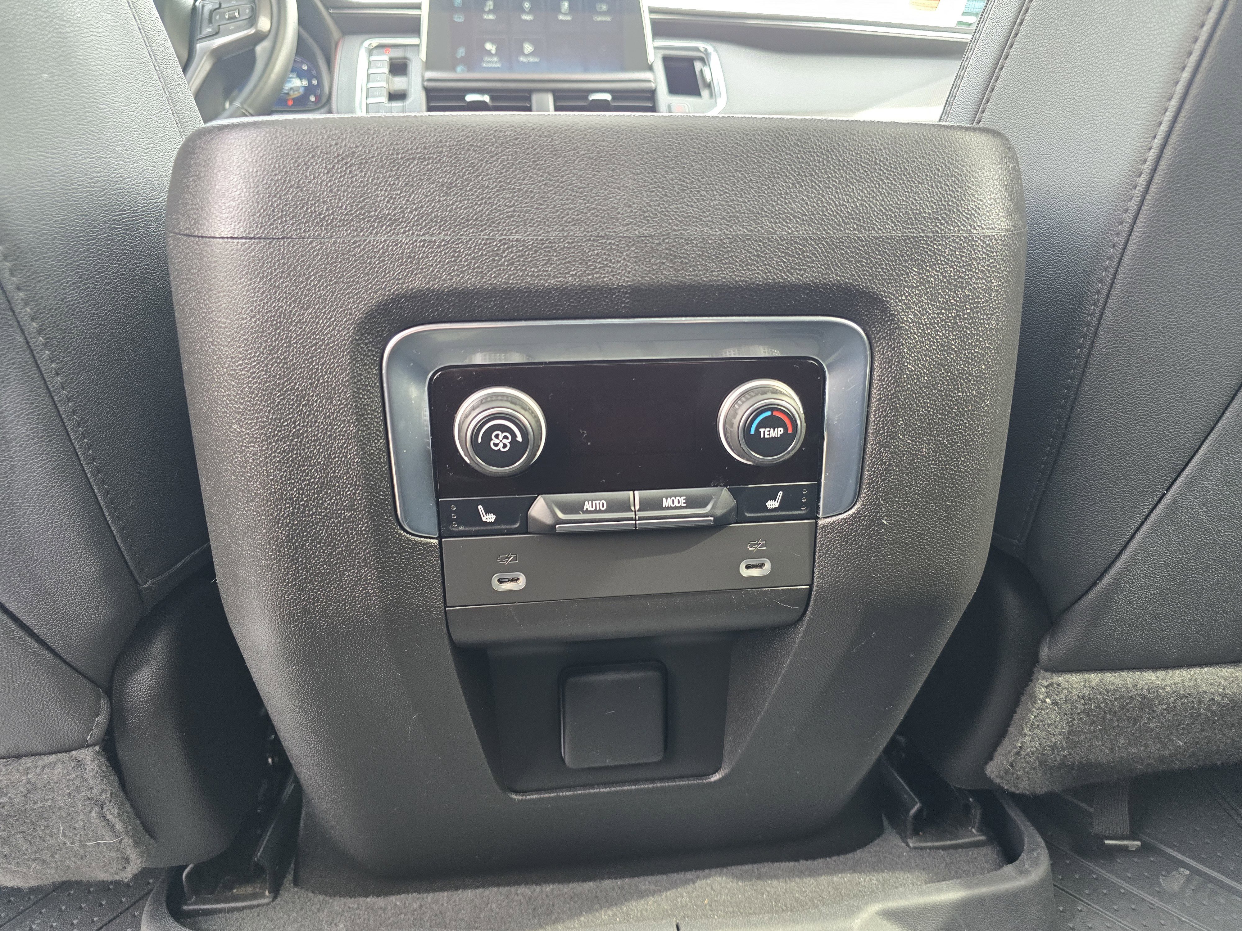 Used 2023 Chevrolet Suburban RST w/ Sport Performance Package image 17