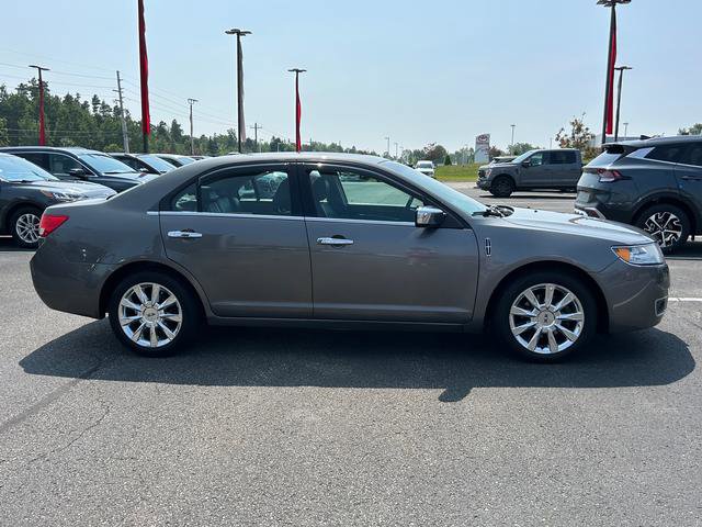 Used 2011 Lincoln MKZ 4dr Sdn FWD image 2