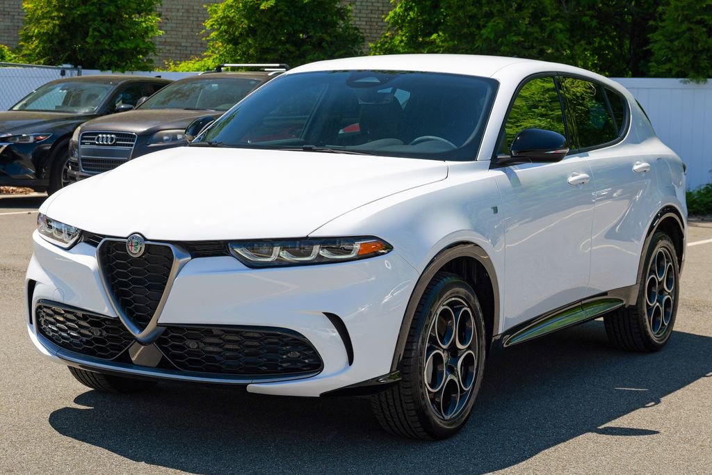 Used 2024 Alfa Romeo Tonale Ti AWD/4WD image 3