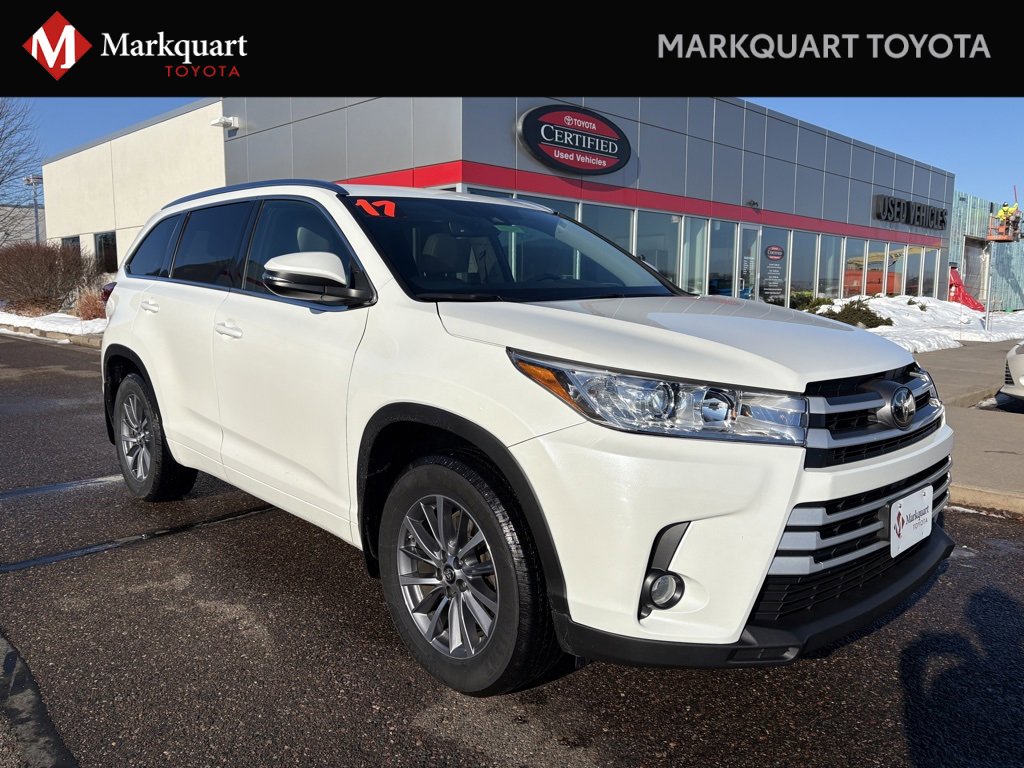 Used 2017 Toyota Highlander XLE image 1