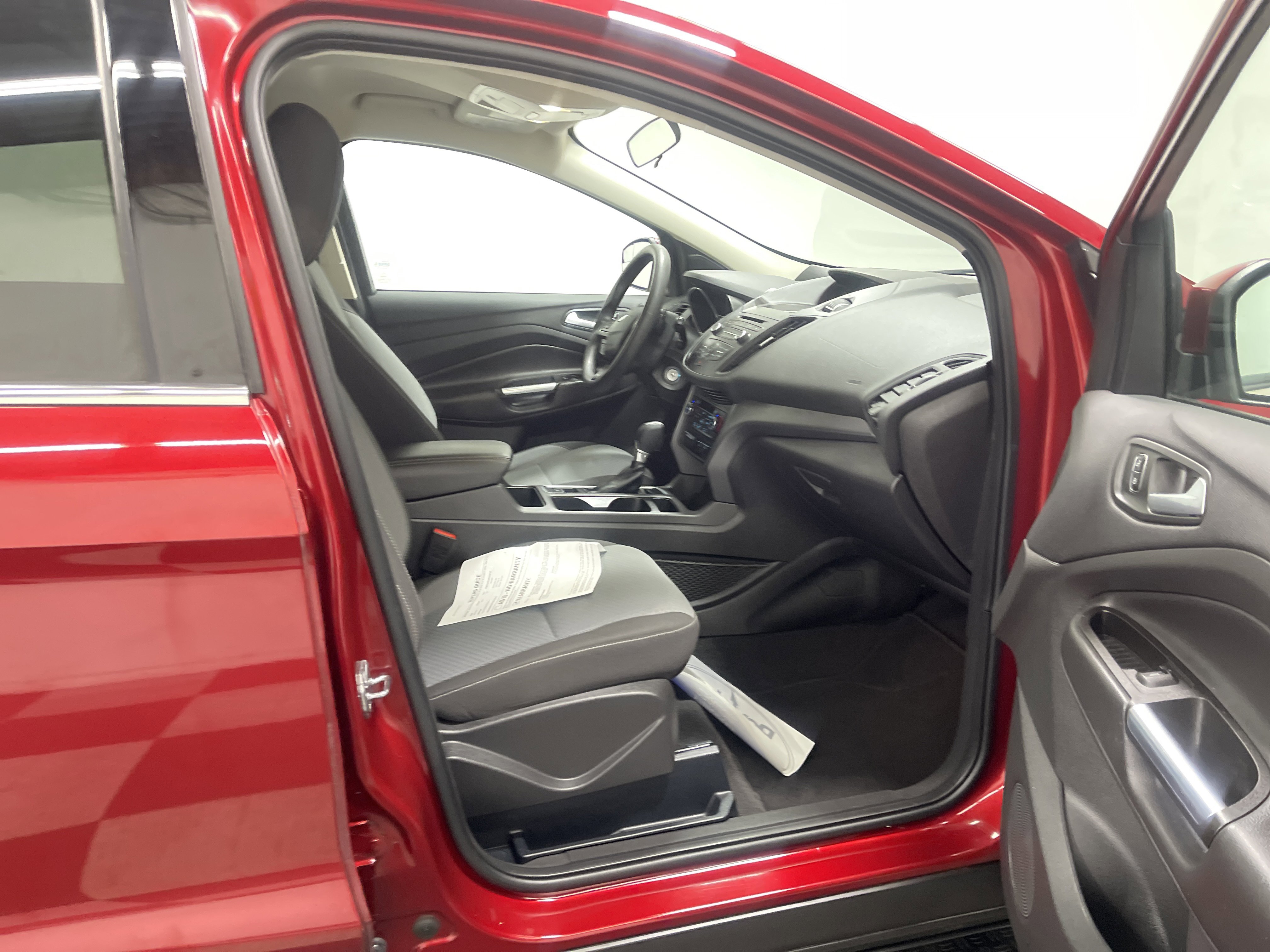 Used 2017 Ford Escape SE image 26