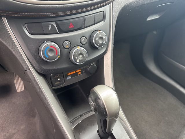 Used 2017 Chevrolet Trax LT w/ LT Convenience Package image 24
