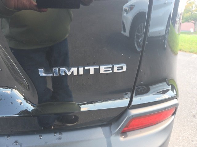 Used 2020 Jeep Cherokee Limited AWD/4WD image 26