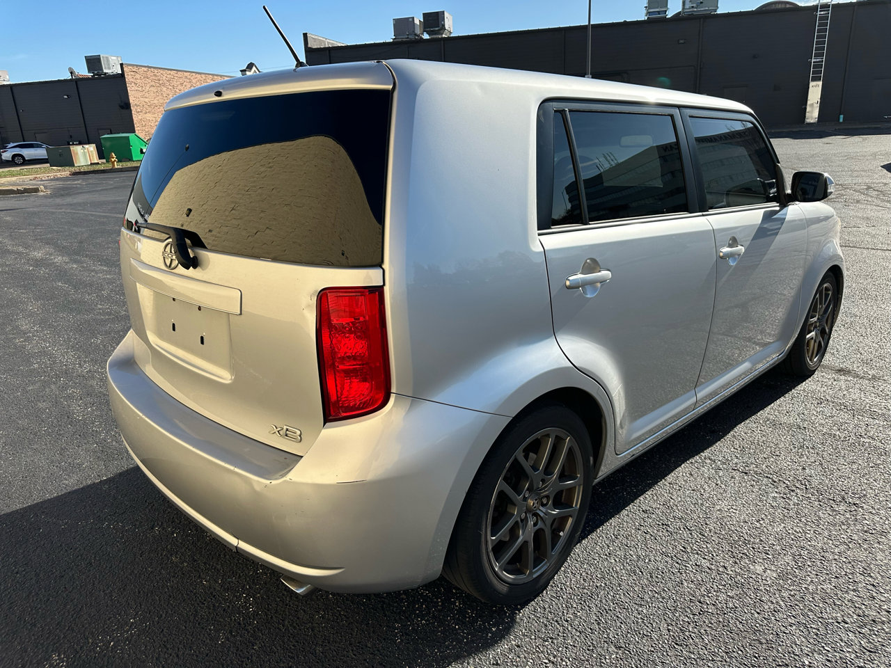 Used 2010 Scion xB FWD image 5