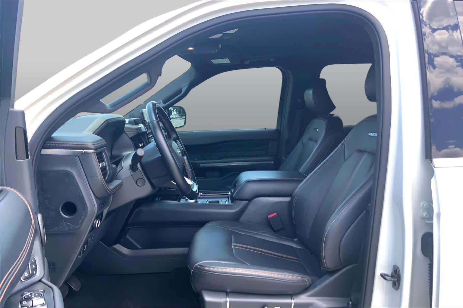 Used 2024 Ford Expedition Platinum RWD image 8