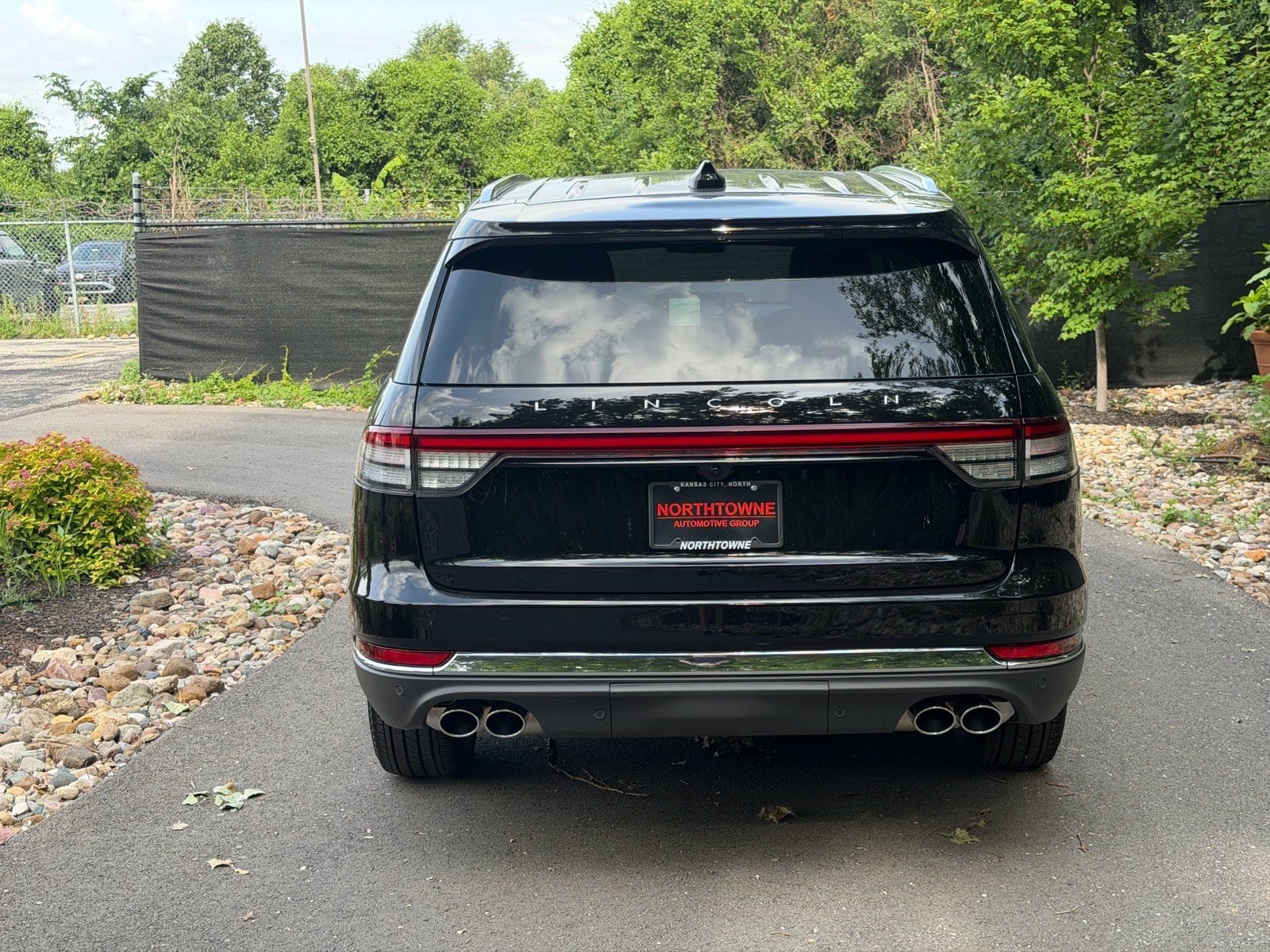 New 2026 Lincoln Aviator AWD image 4