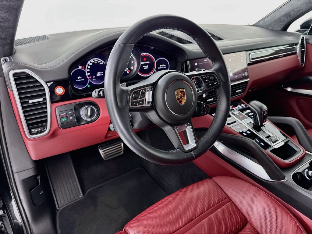 Certified 2023 Porsche Cayenne Turbo AWD/4WD image 4