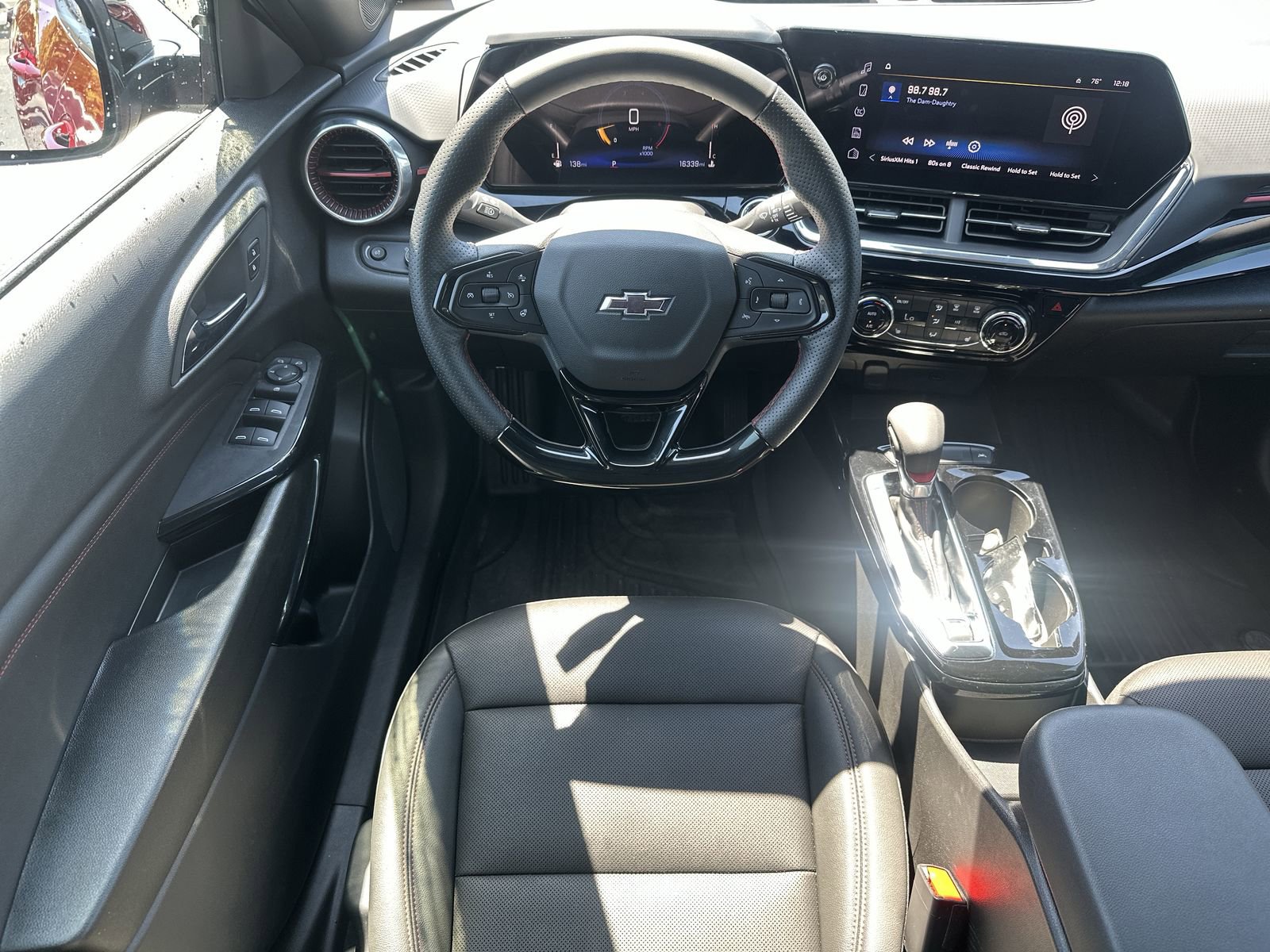 Used 2025 Chevrolet Trax RS w/ Driver Confidence Package image 17