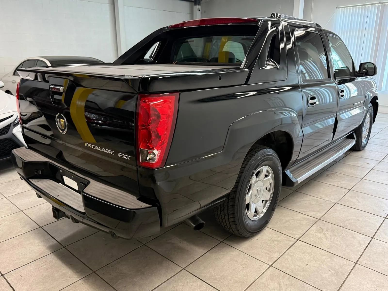 Used 2006 Cadillac Escalade EXT Sport Utility Pickup 4D 5 1/4 image 9