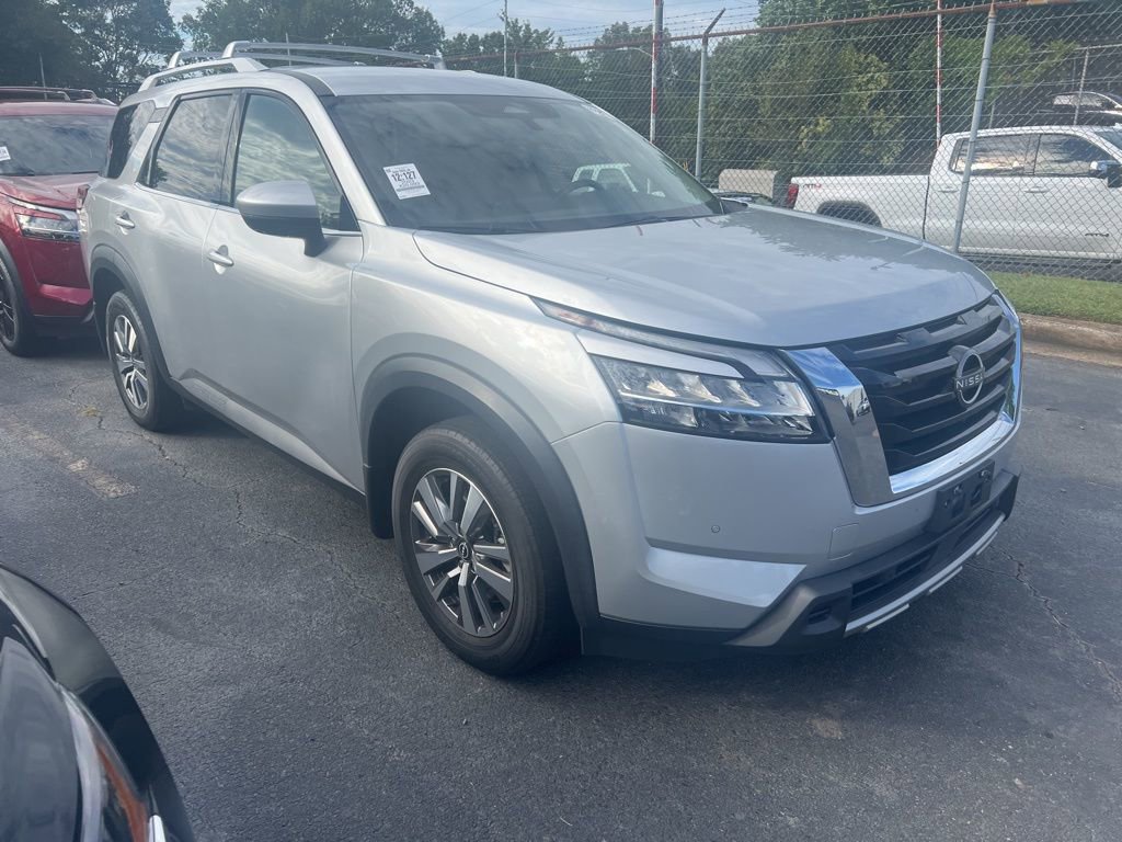 Used 2023 Nissan Pathfinder SL