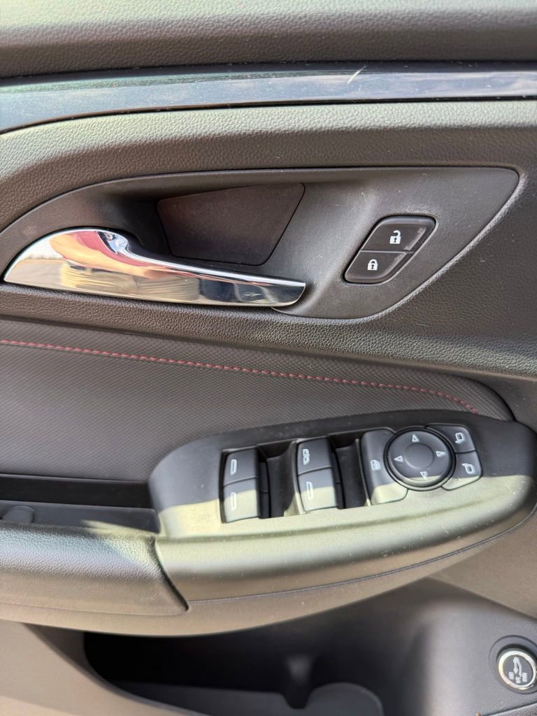 Used 2023 Chevrolet TrailBlazer RS w/ Sun and Liftgate Package image 11