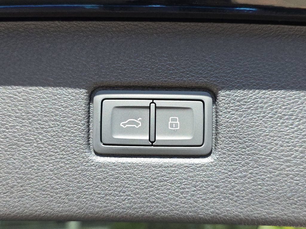 New 2026 Audi SQ7 Prestige AWD/4WD image 14