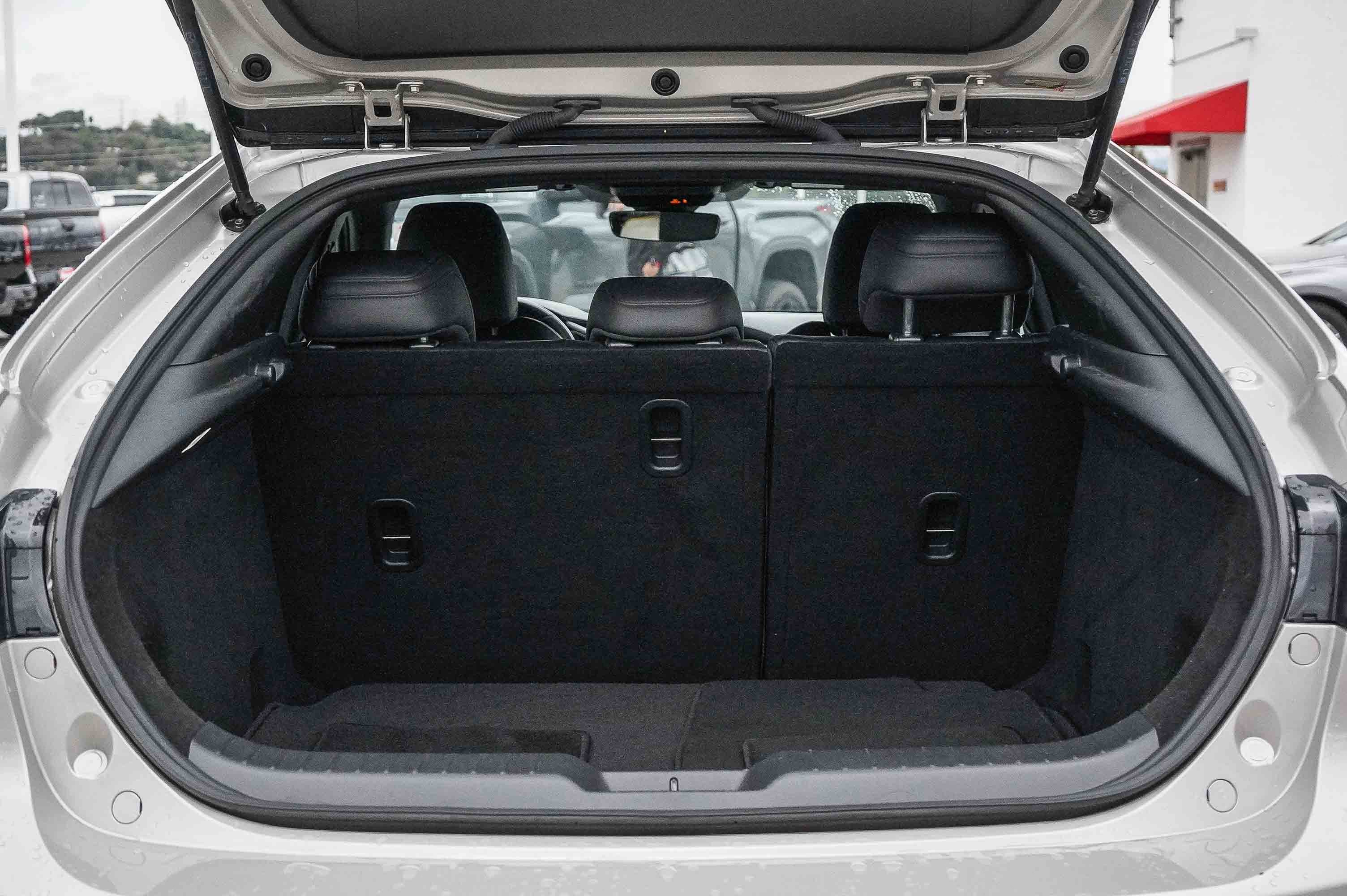 Used 2023 MAZDA MAZDA3 s image 27