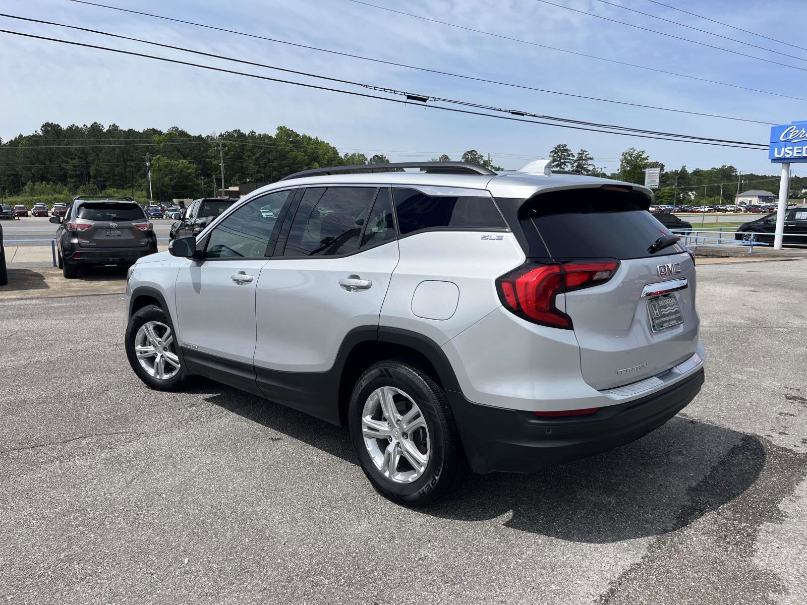 Used 2020 GMC Terrain SLE w/ Driver Convenience Package FWD image 5