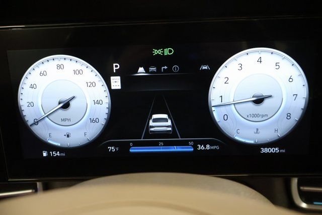 Used 2025 Hyundai Elantra SEL FWD image 15