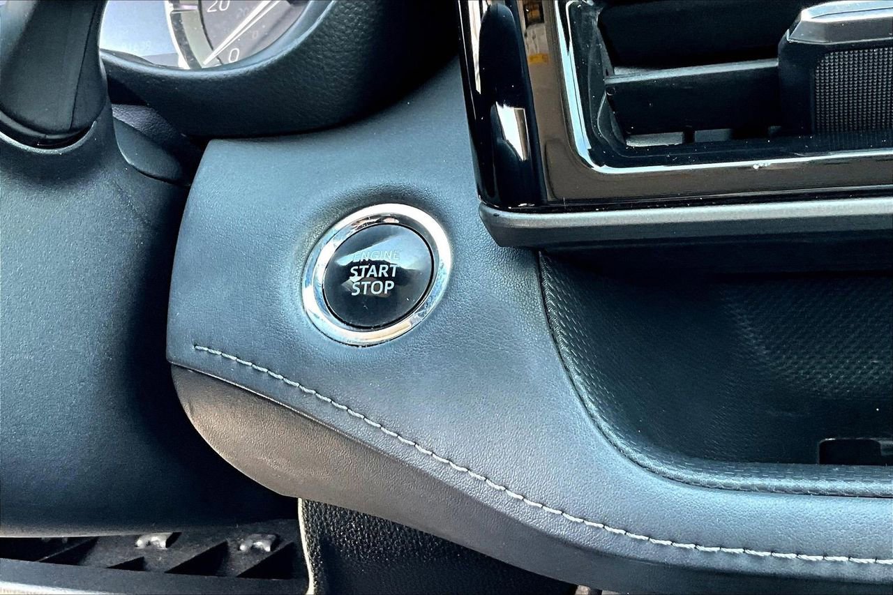 Used 2022 Toyota Highlander XLE image 27