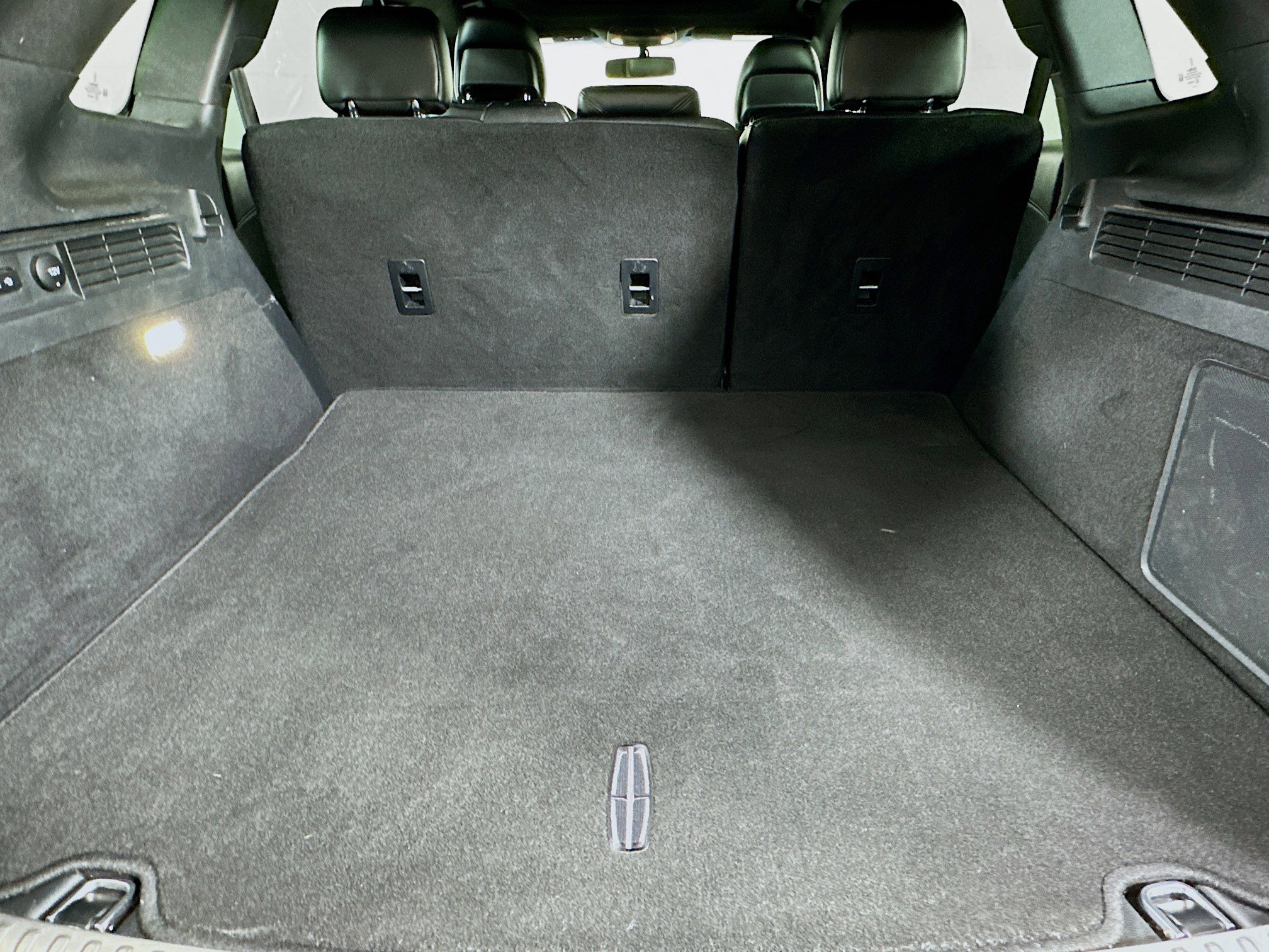 Used 2017 Lincoln MKX Reserve image 29