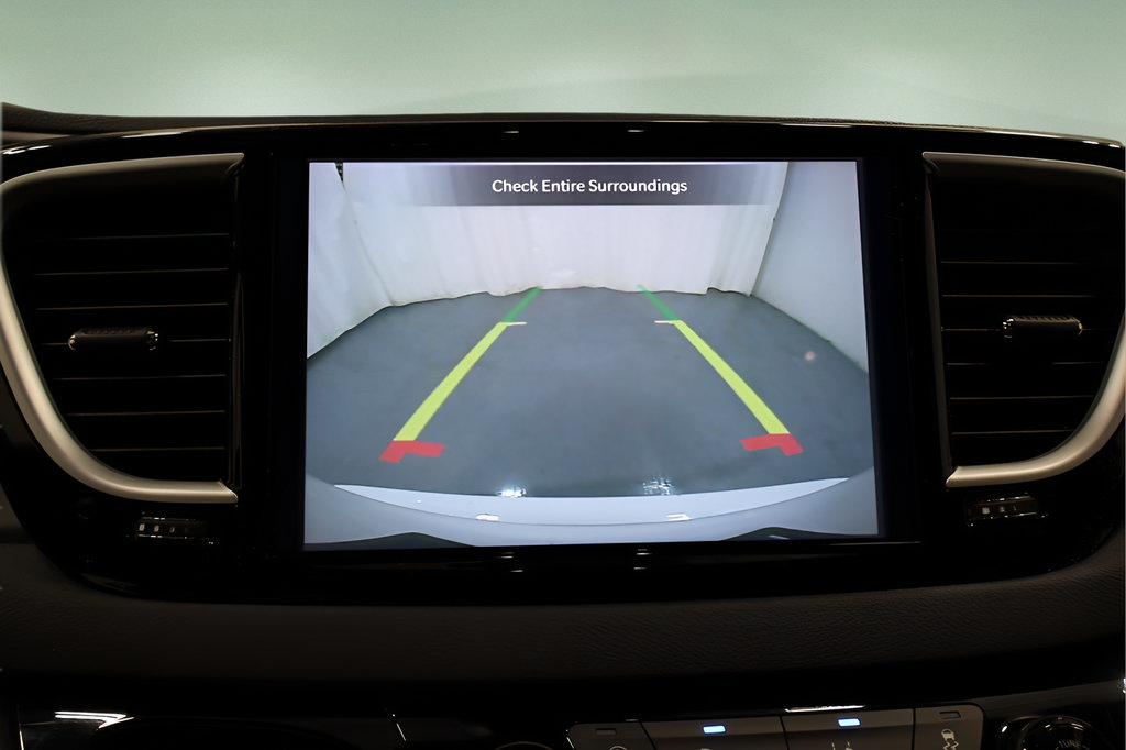 Used 2025 Chrysler Pacifica Select FWD image 23