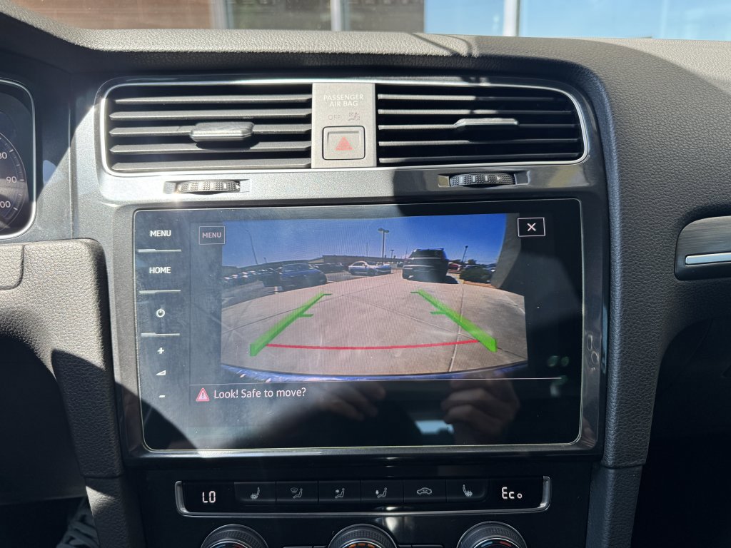 Used 2019 Volkswagen e-Golf SEL Premium image 22