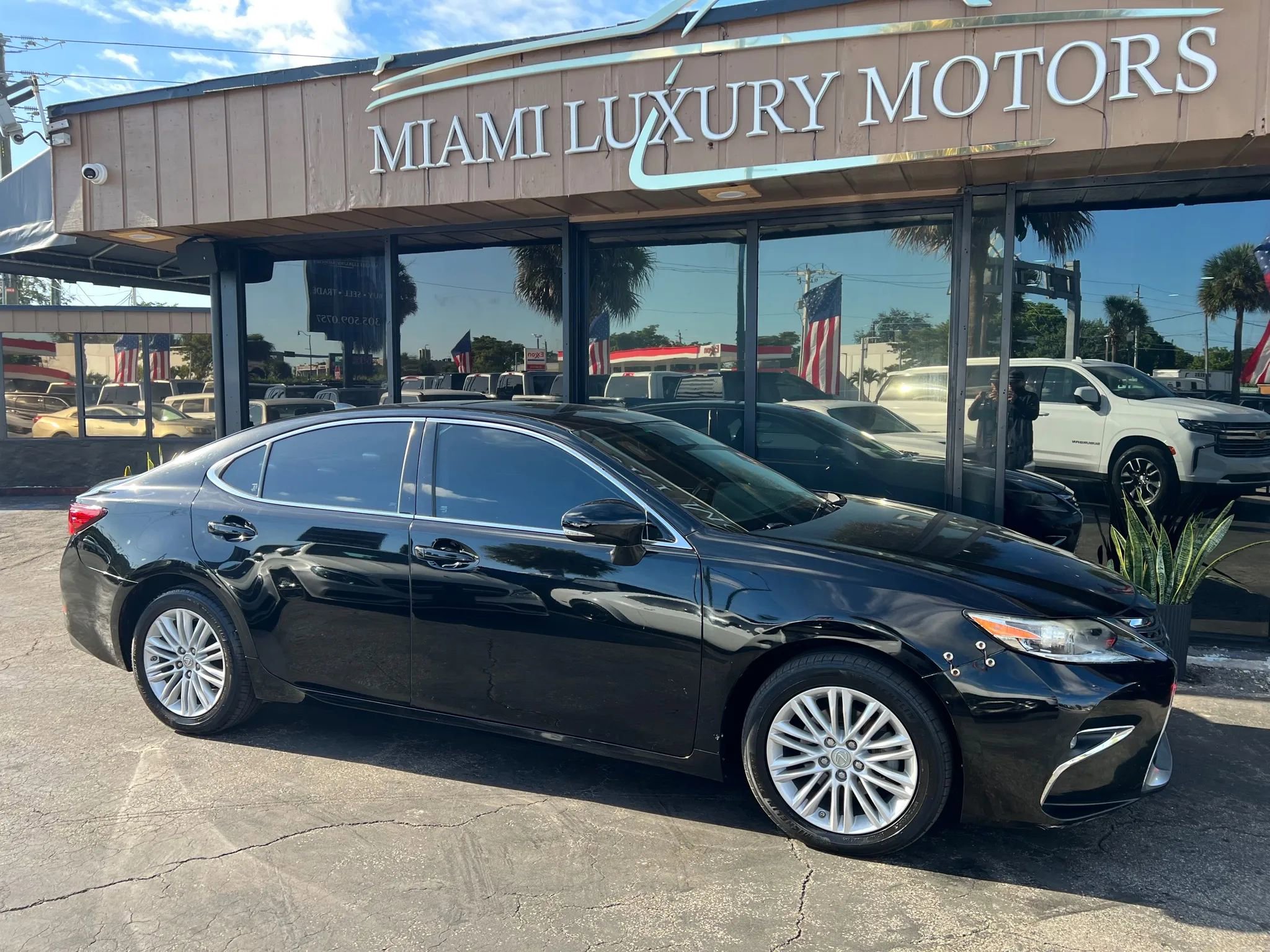 Used 2016 Lexus ES 350 image 2