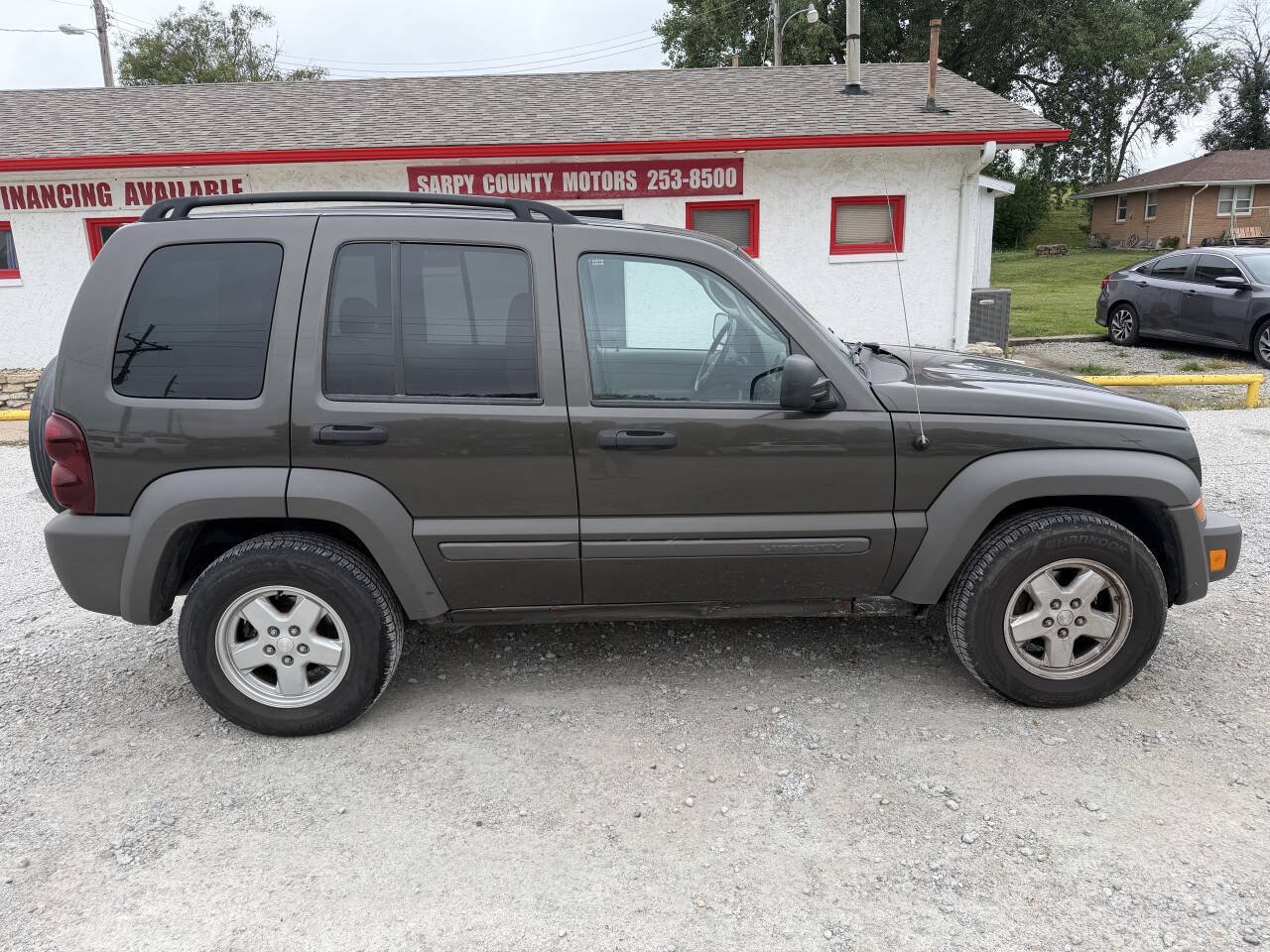 Used 2006 Jeep Liberty Sport AWD/4WD image 2
