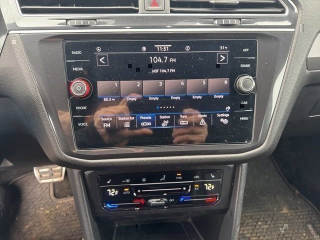 Used 2024 Volkswagen Tiguan SE R-Line image 12