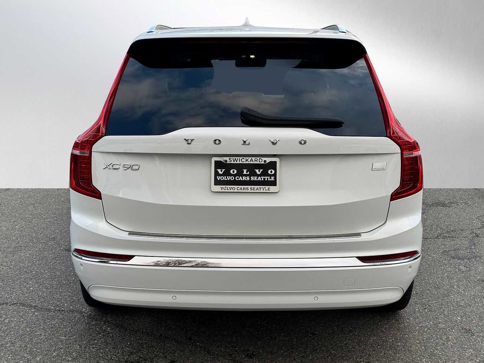 Certified 2023 Volvo XC90 T8 Core w/ Protection Package Premier image 4