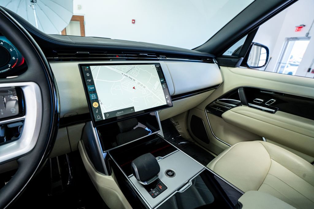 Used 2025 Land Rover Range Rover Autobiography image 41