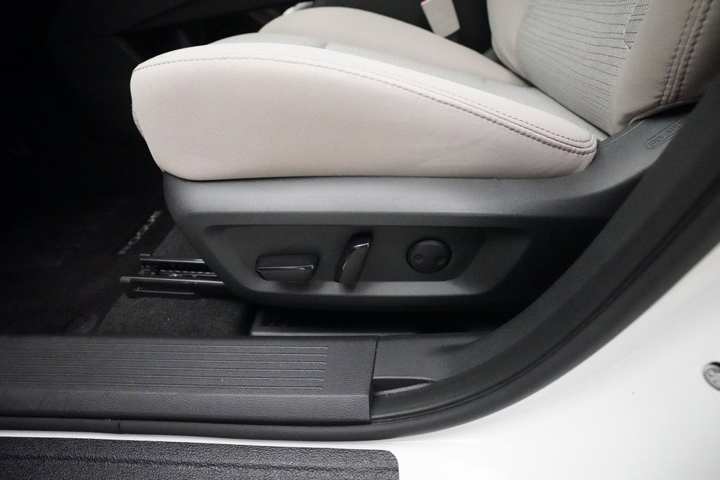 Used 2023 Nissan Rogue SV image 28