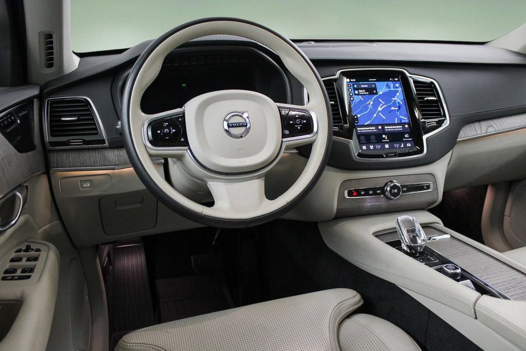 Certified 2023 Volvo XC90 B6 Ultimate w/ Protection Package Premier AWD/4WD image 17