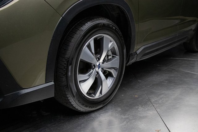 Used 2024 Subaru Ascent Premium w/ Convenience Package image 7