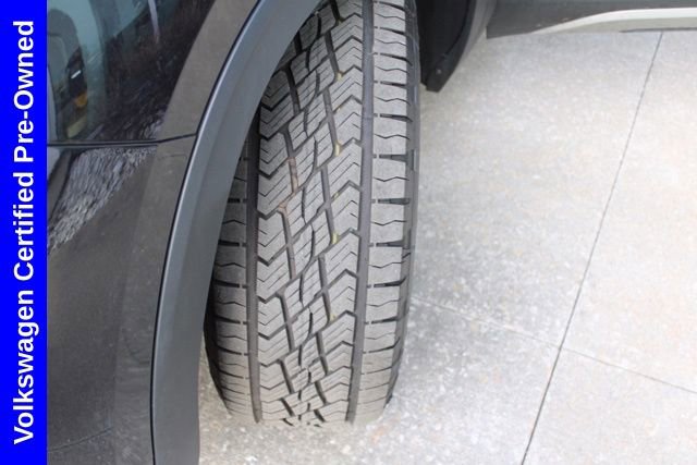 Used 2025 Volkswagen Atlas Peak Edition SE image 14