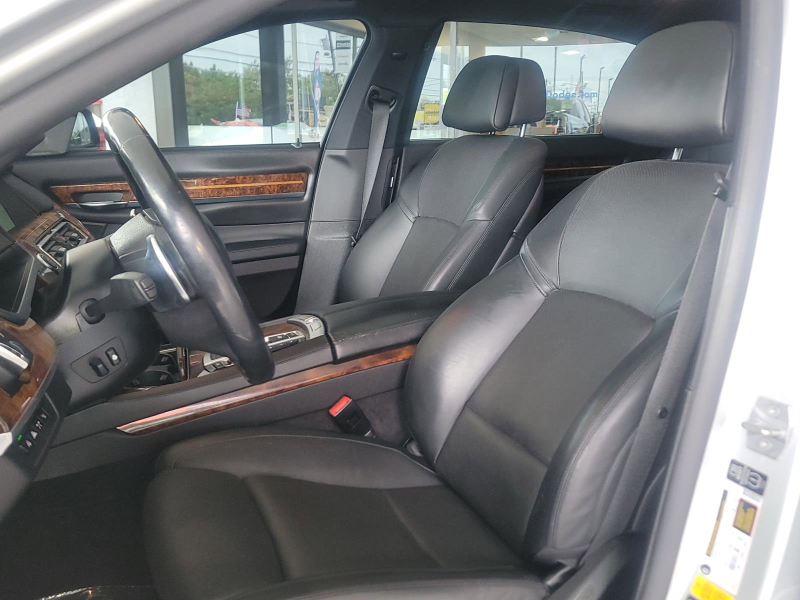 Used 2014 BMW 750Li xDrive AWD/4WD image 10