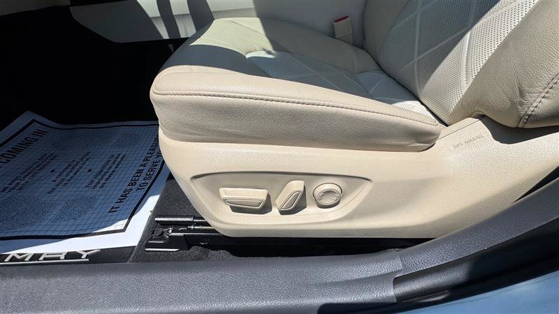 Used 2019 Toyota Camry XLE FWD image 35