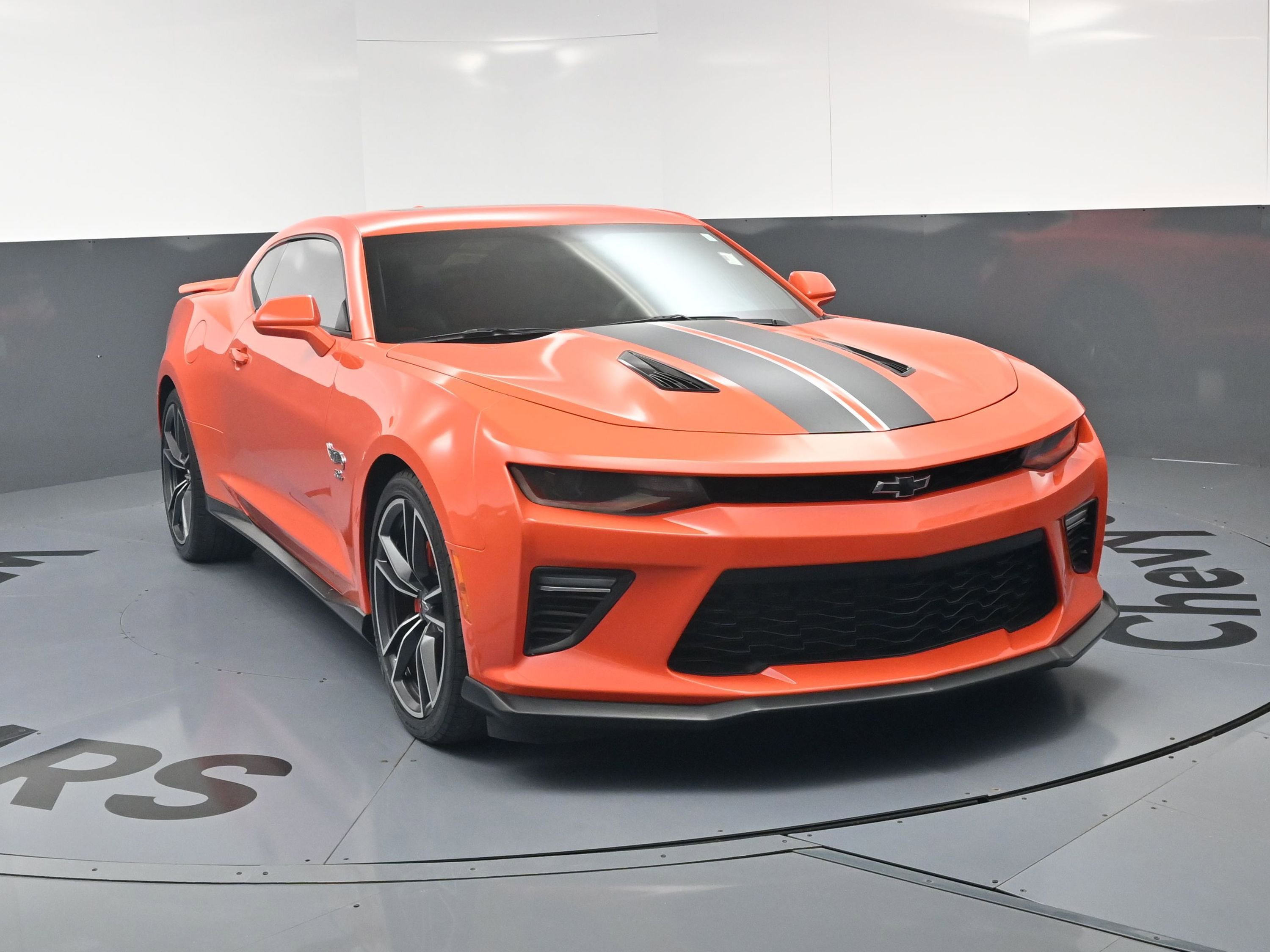 Used 2018 Chevrolet Camaro SS w/ Hot Wheels Edition image 3