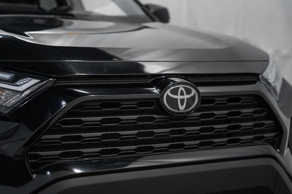 Used 2024 Toyota RAV4 LE image 10