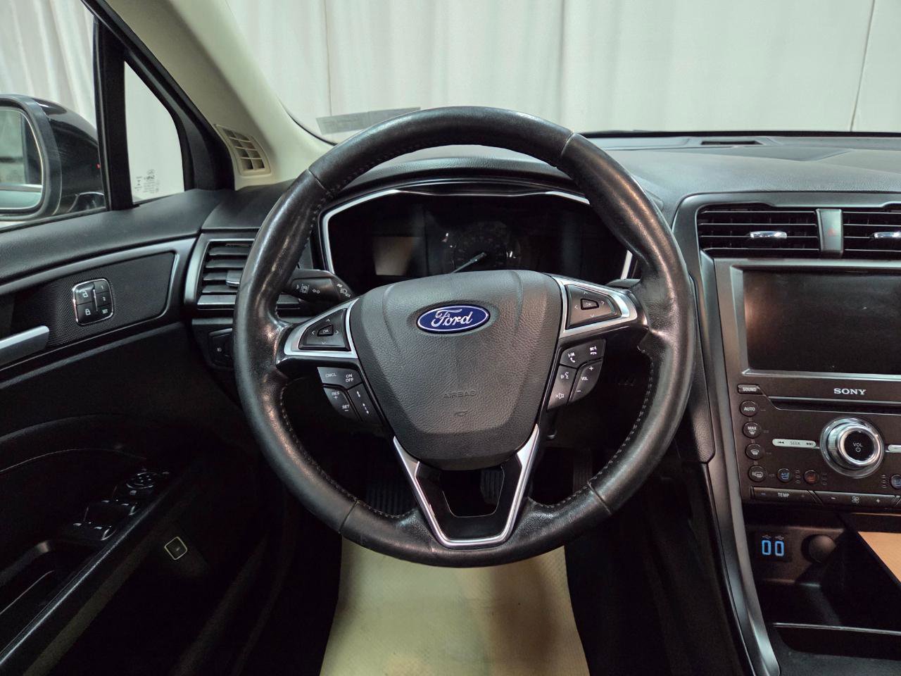 Used 2019 Ford Fusion Titanium FWD image 27
