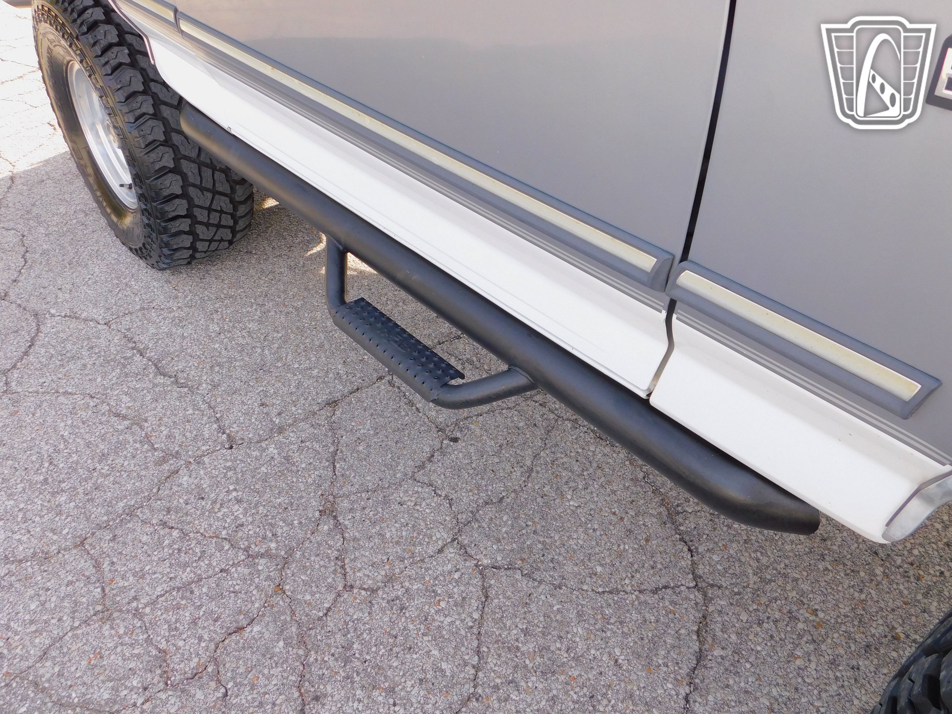 Used 1995 Ford Bronco XLT AWD/4WD image 8