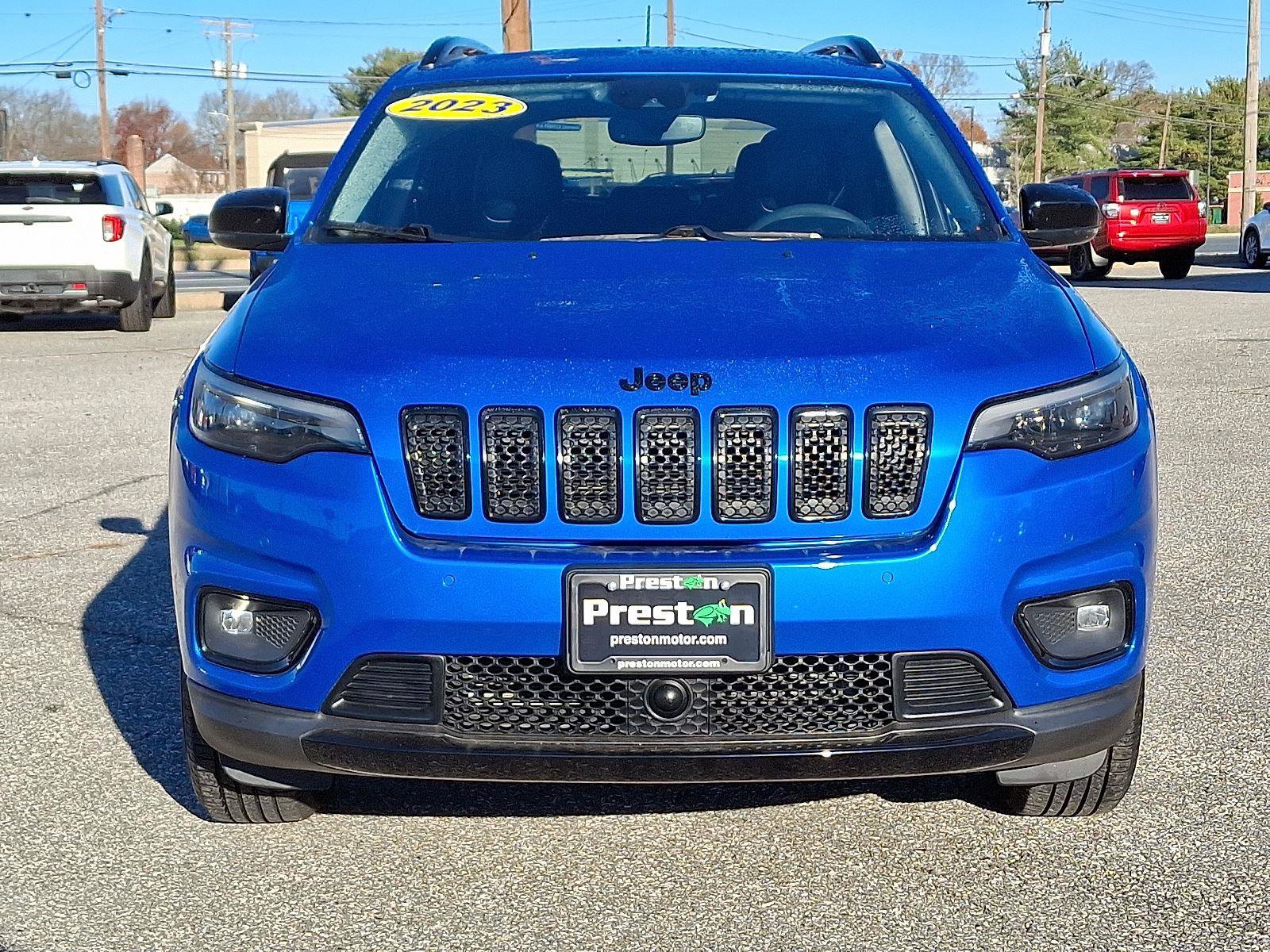 Used 2023 Jeep Cherokee Altitude Lux image 2