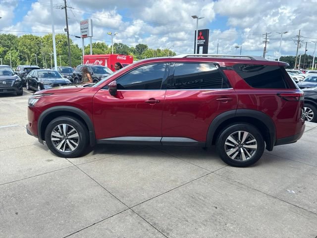 Used 2024 Nissan Pathfinder SL FWD image 4