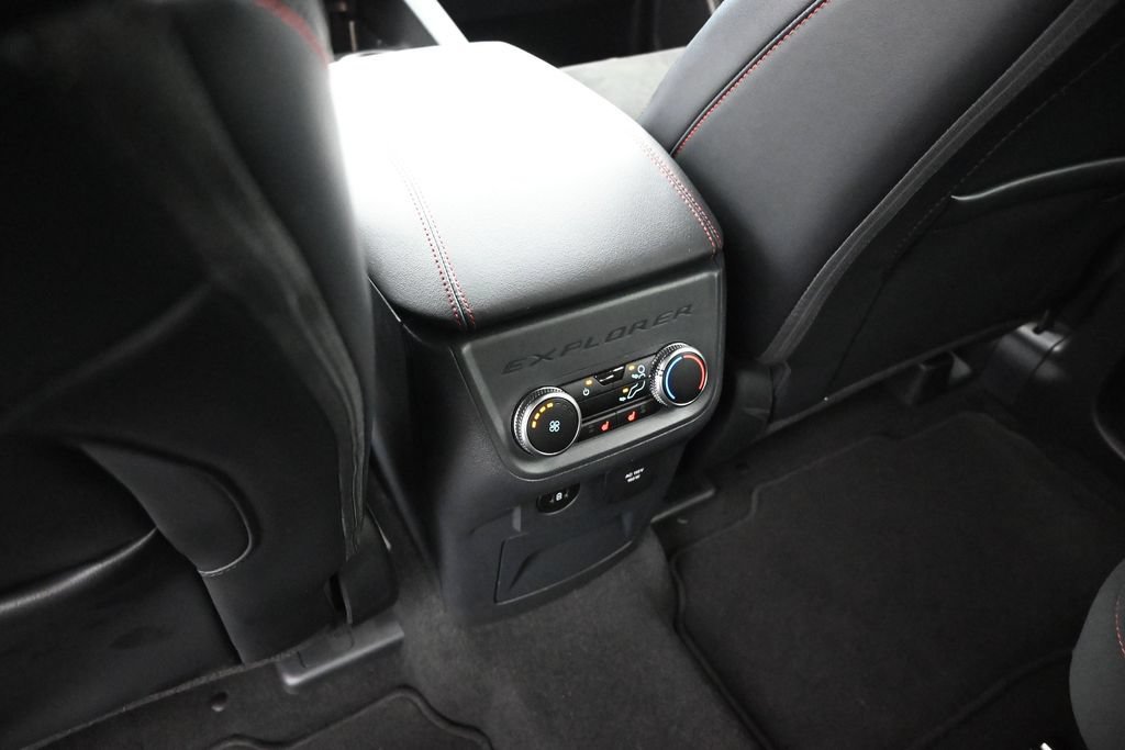 Used 2025 Ford Explorer ST RWD image 23