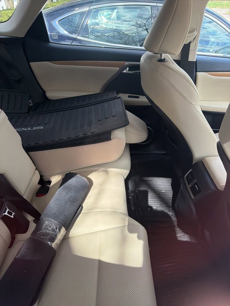 Used 2022 Lexus RX 350L Premium w/ Premium Package image 6