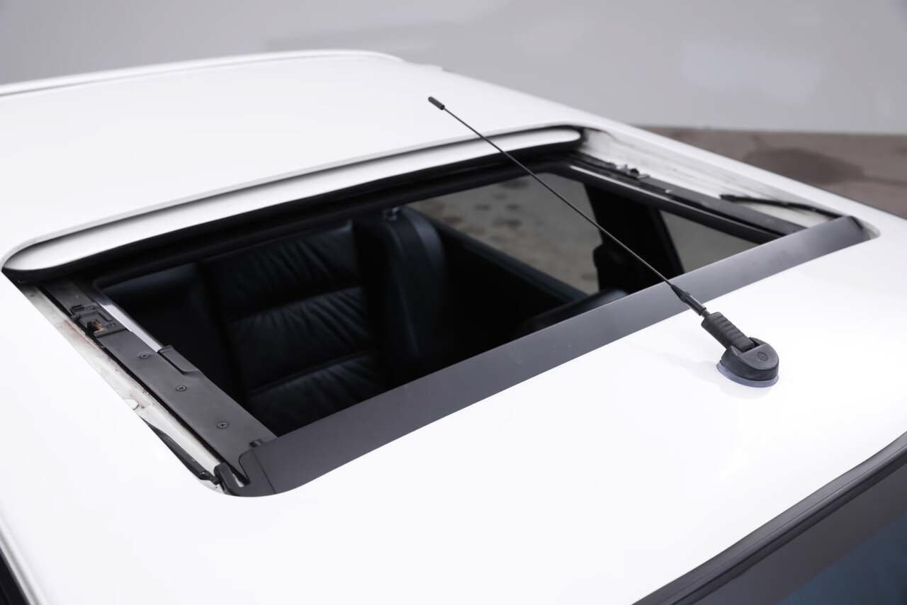 Used 1988 BMW M3 Coupe RWD image 39