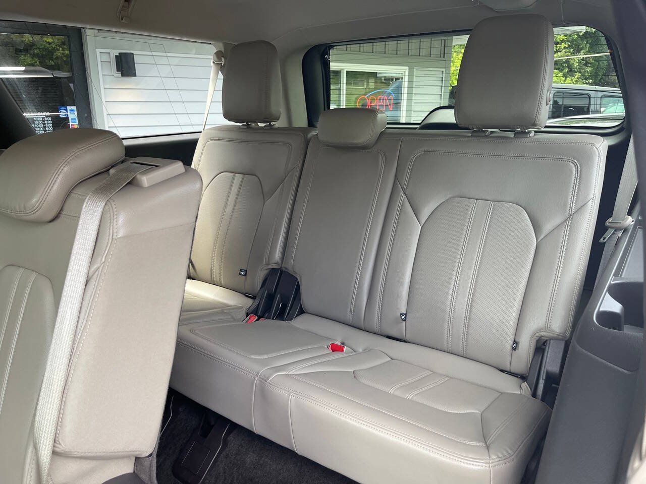 Used 2018 Ford Expedition Max Limited w/ Equipment Group 302A AWD/4WD image 28