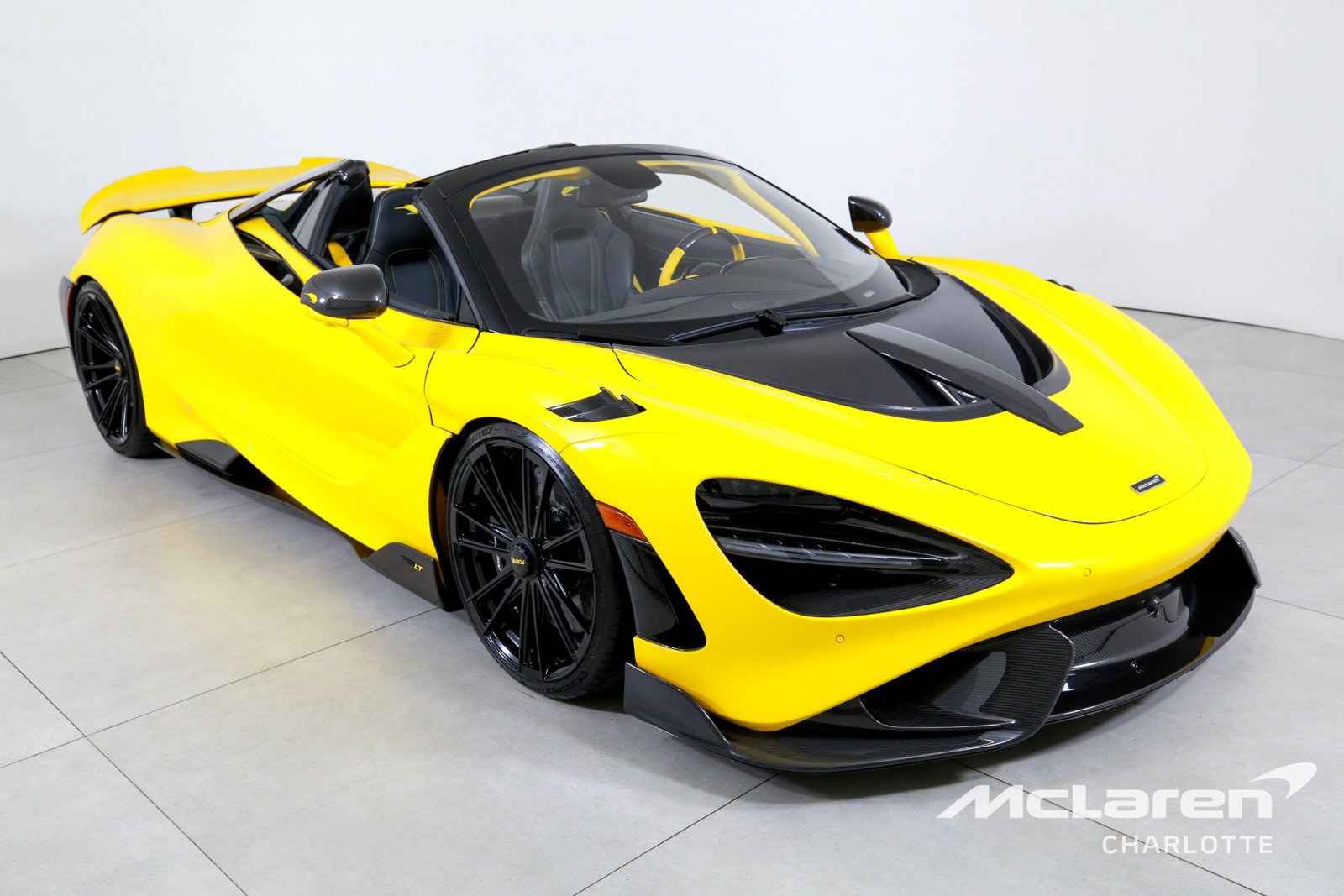 Used 2022 McLaren 765LT RWD image 4
