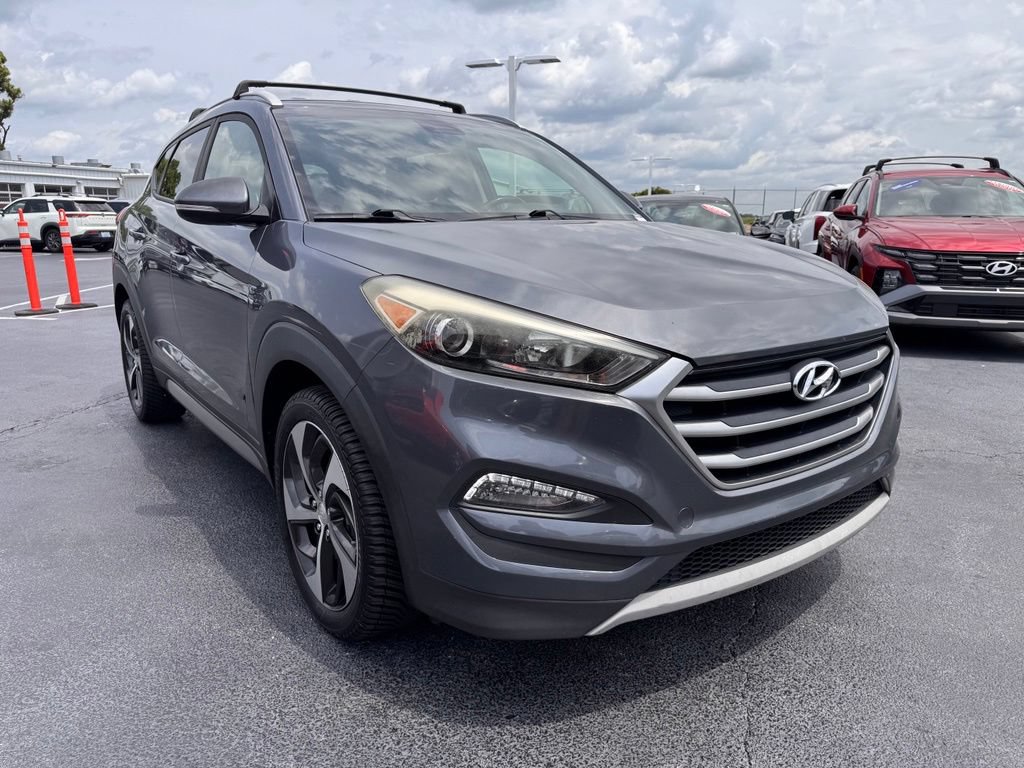 Used 2017 Hyundai Tucson Sport w/ Cargo Package FWD image 7
