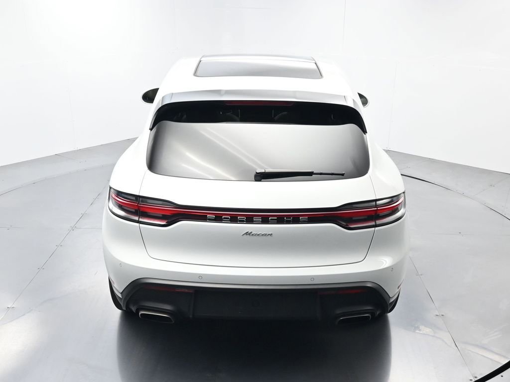 Certified 2023 Porsche Macan AWD/4WD image 37