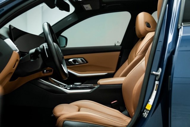 Used 2023 BMW 330i xDrive Sedan w/ Premium Package image 10